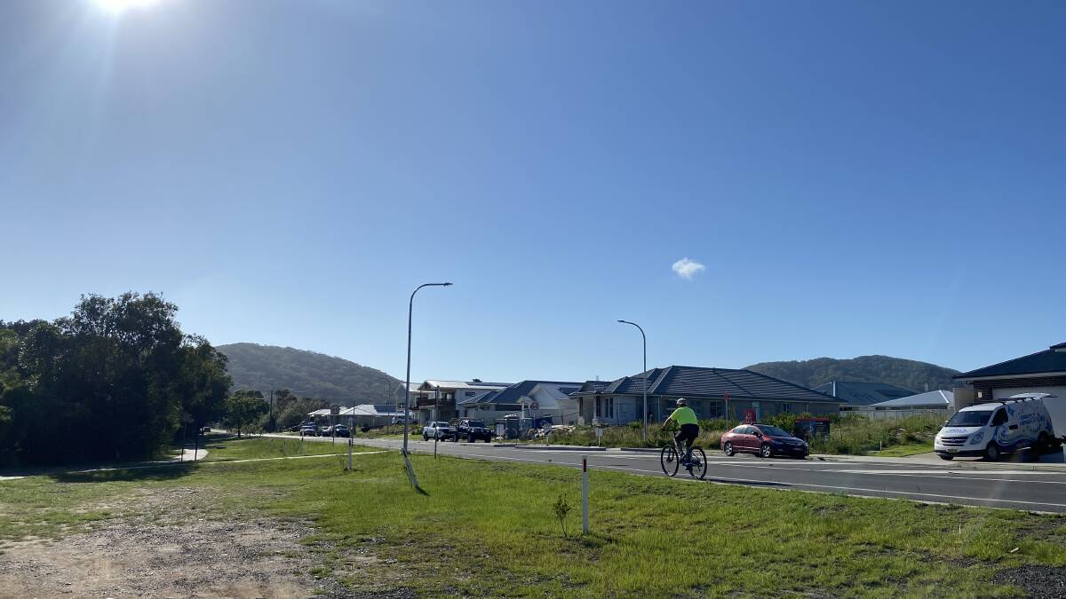 Cyclist using road at South West Rocks. Picture by Ellie Chamberlain