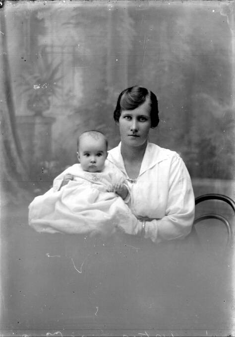 Ivy Waters with daughter Joan in 1919. Picture supplied / Macleay River Historical Society