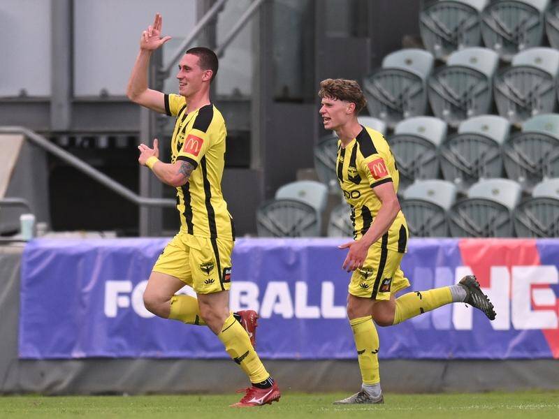 Bozhidar Kraev (L) has joined Western Sydney after scoring 13 goals in two seasons with Wellington. (Dean Lewins/AAP PHOTOS)
