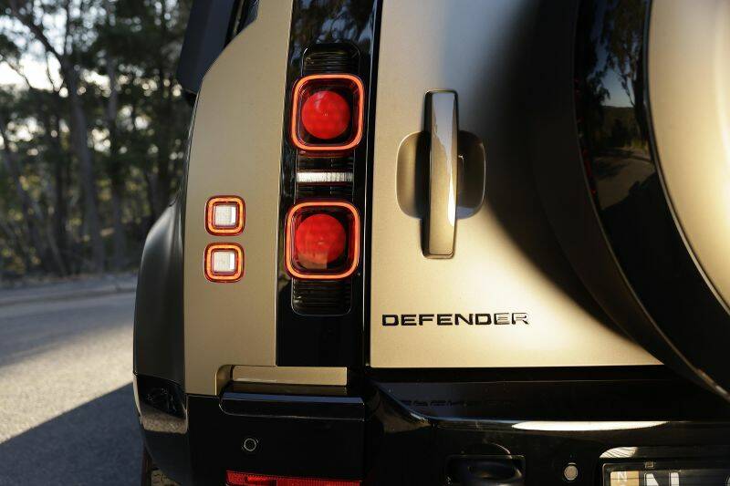 2024 Defender 110 P400e X-Dynamic SE review