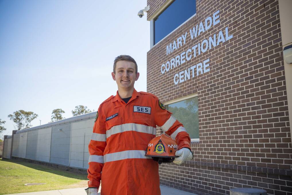 Correctional officer Andrew Boan and SES Volunteer - courtesy of CSNSW